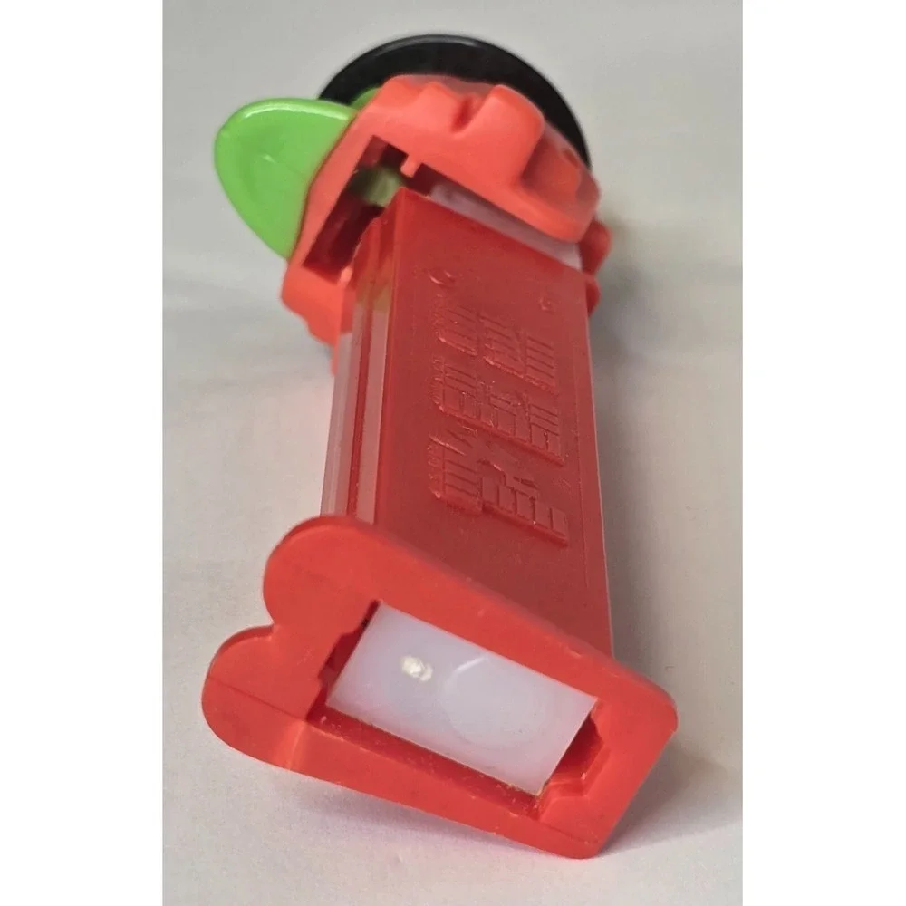VINTAGE PEZ WITCH DISPENSER WITH FEET COLLECTIBLE‎ EUC